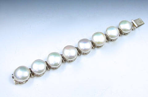 White coin pearl bracelet