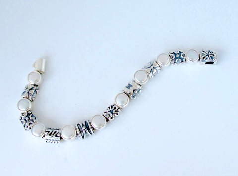 Petites Fours Pearl Bracelet