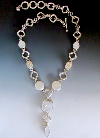 "Y" Not? Necklace in pearly whites Astrid